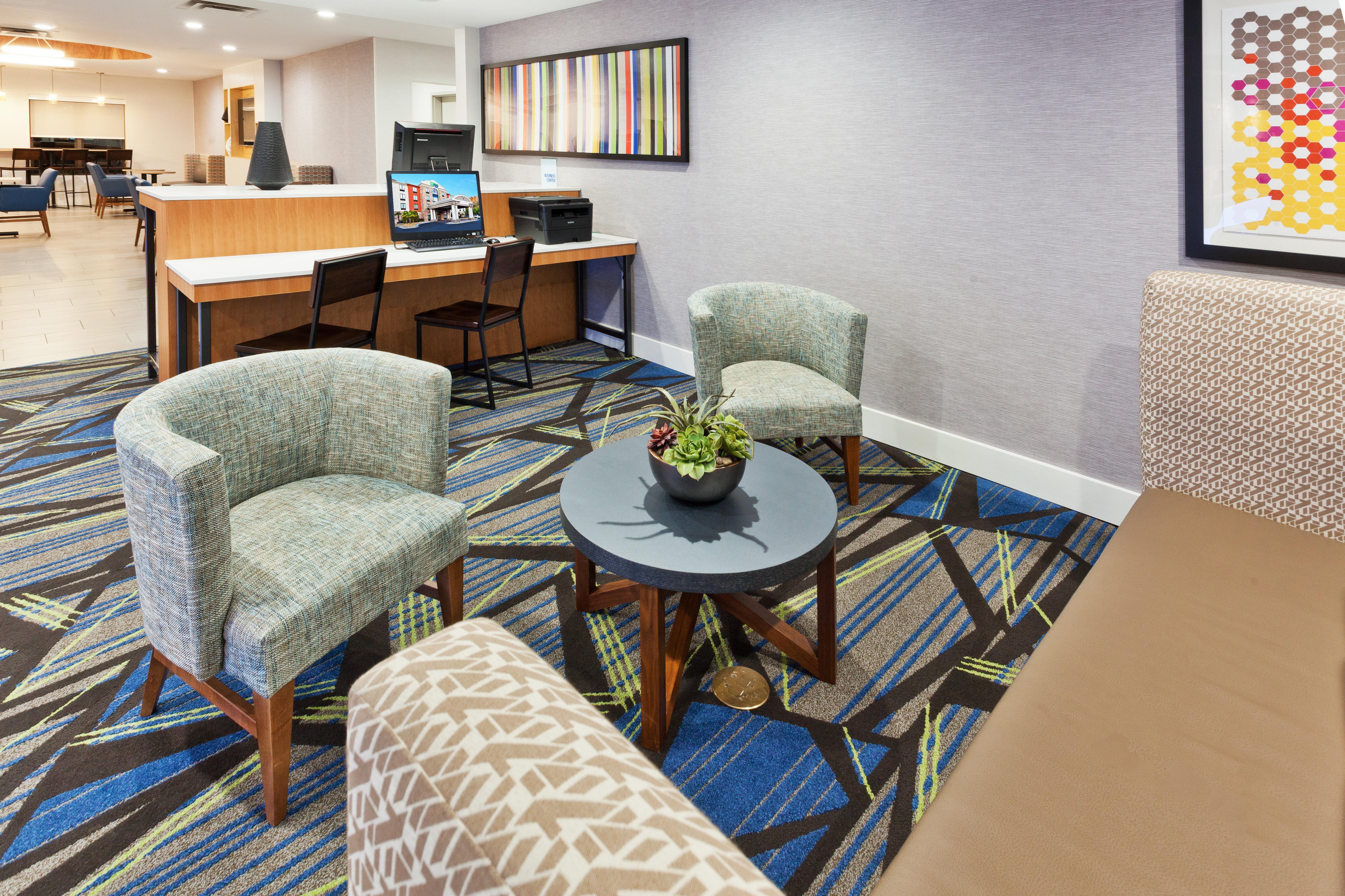 Holiday Inn Express Rome-East By Ihg Exterior photo